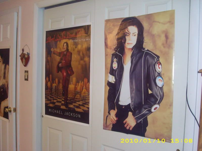 Personal MJ Collection and Official Memorabilia Discussion Personal MJ Collection and Official Memorabilia Discussion
